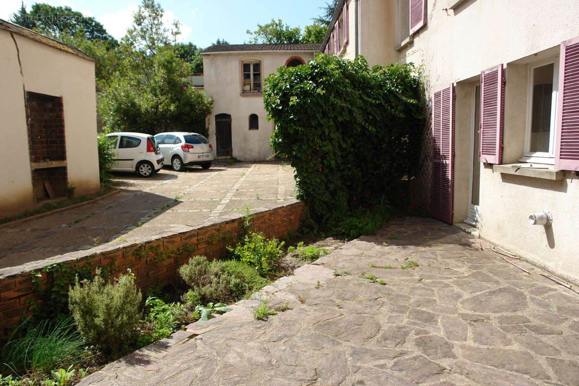 Maison à VERRIERES-LE-BUISSON