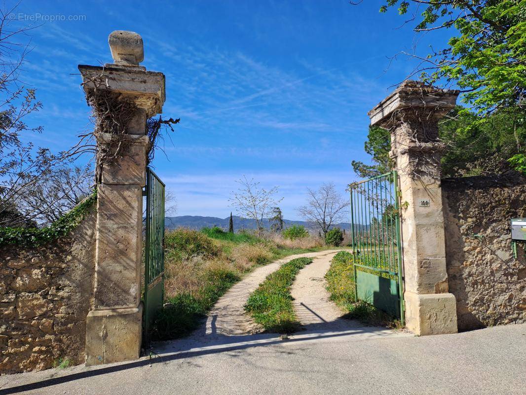 Terrain à CADENET