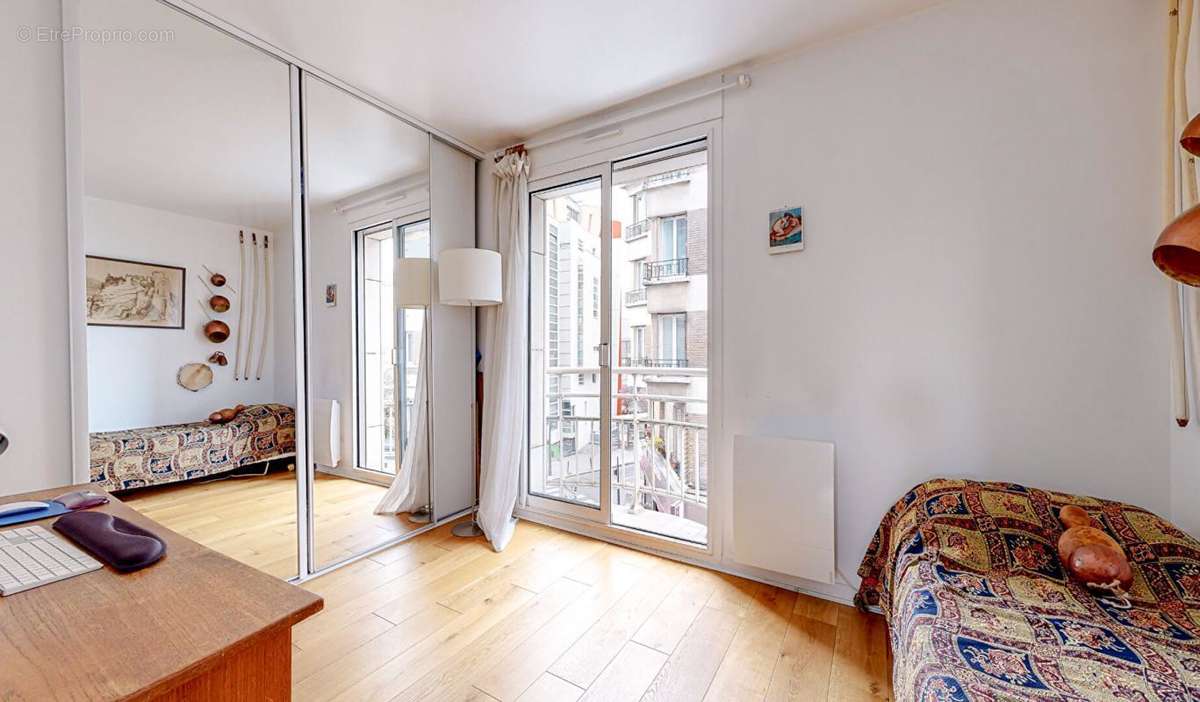 Appartement à PARIS-20E