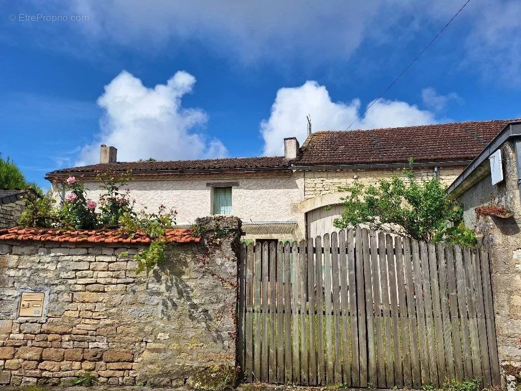 Maison à TOURRIERS