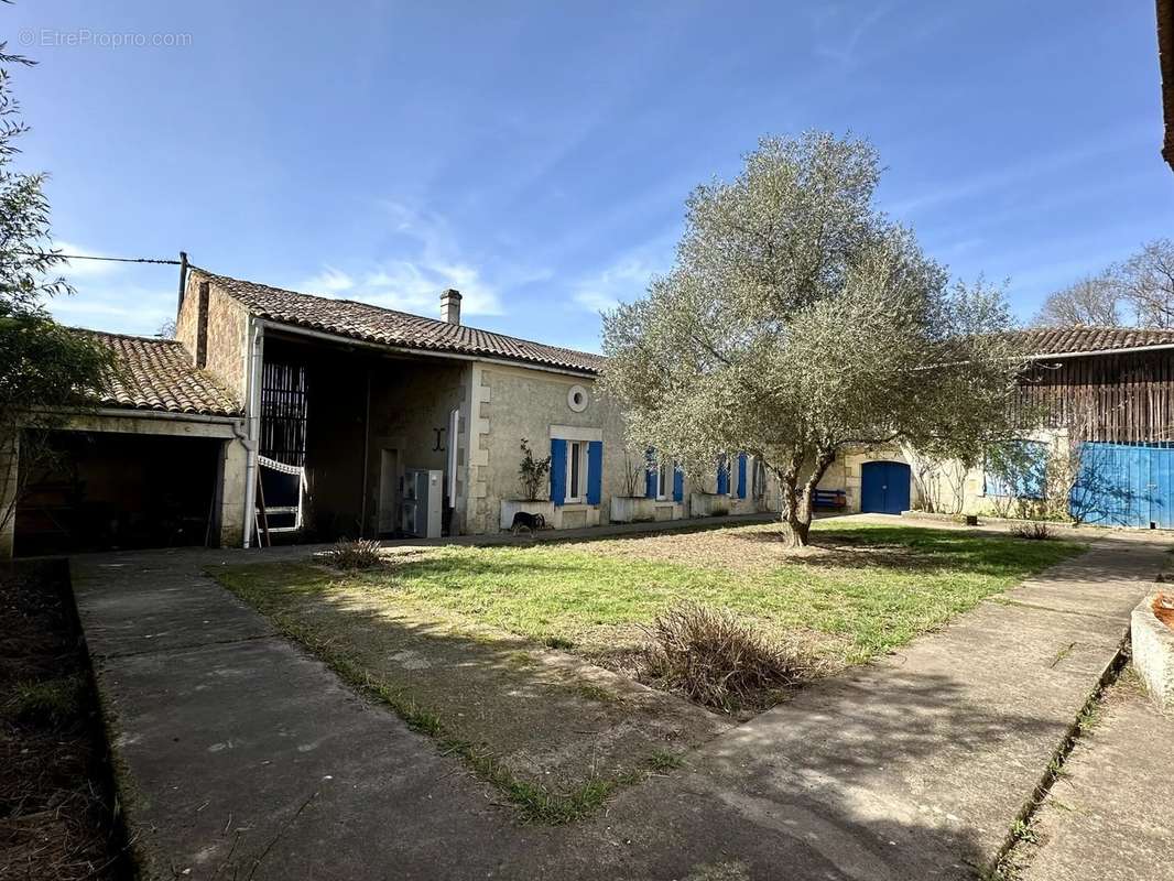 Maison à MARCILLAC