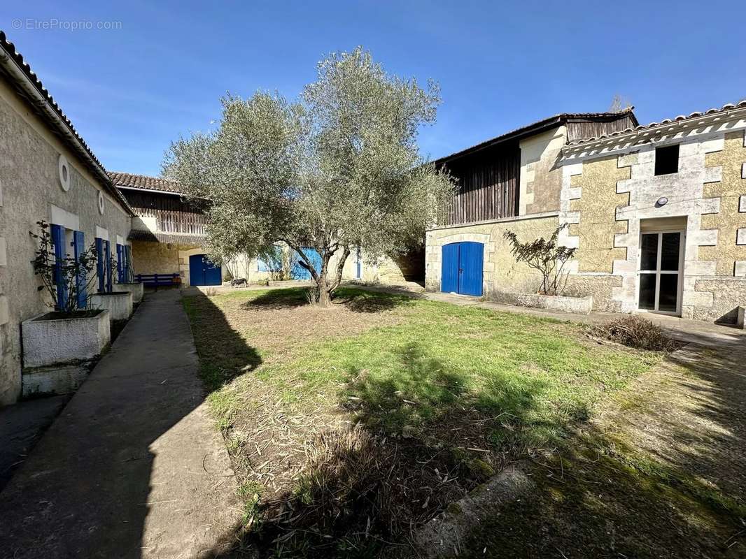 Maison à MARCILLAC