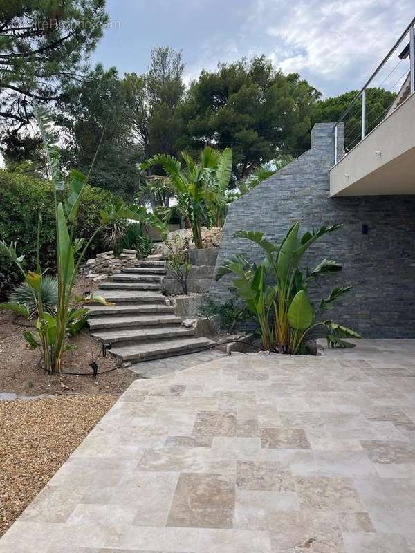 Maison à ROQUEBRUNE-SUR-ARGENS