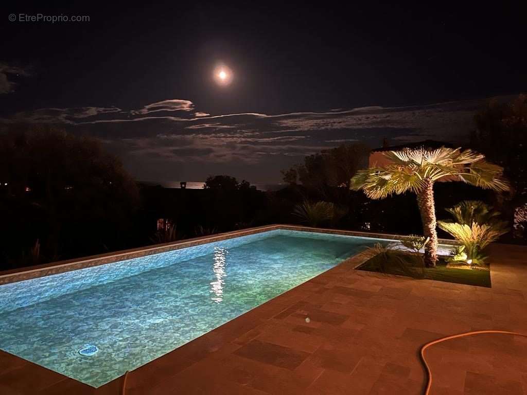 Maison à ROQUEBRUNE-SUR-ARGENS