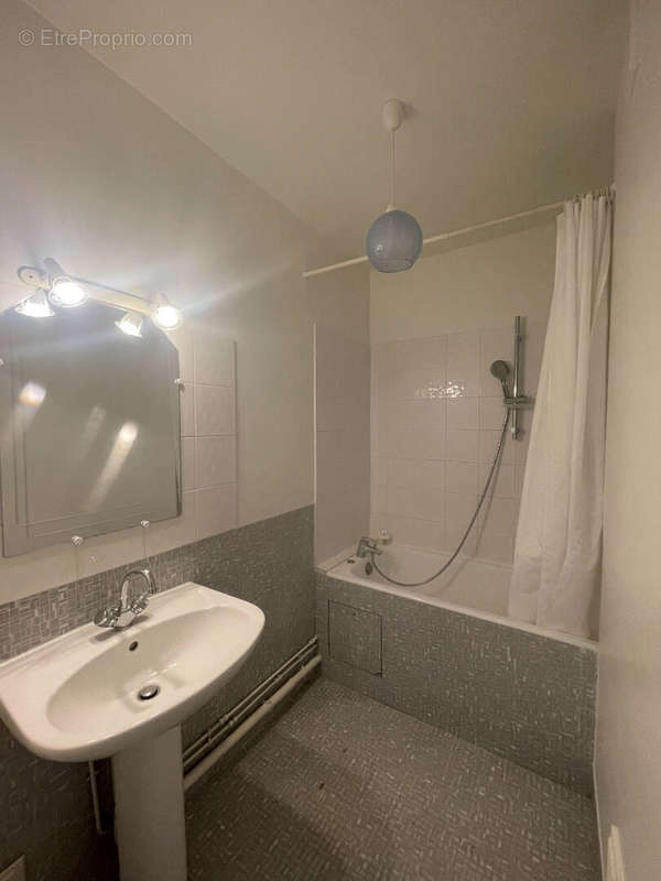 Appartement à PARIS-10E