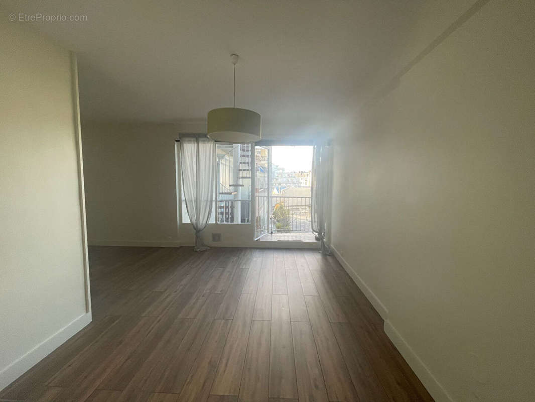 Appartement à PARIS-10E