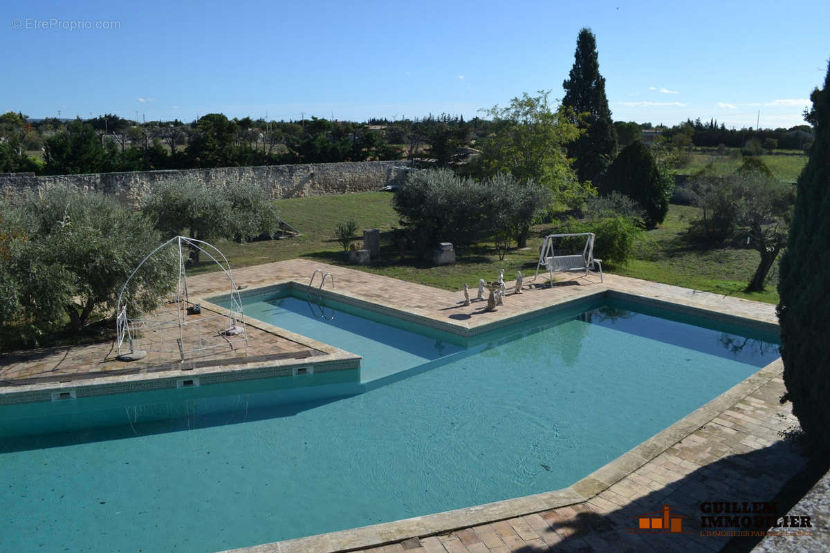 Piscine - Appartement à BEAUCAIRE