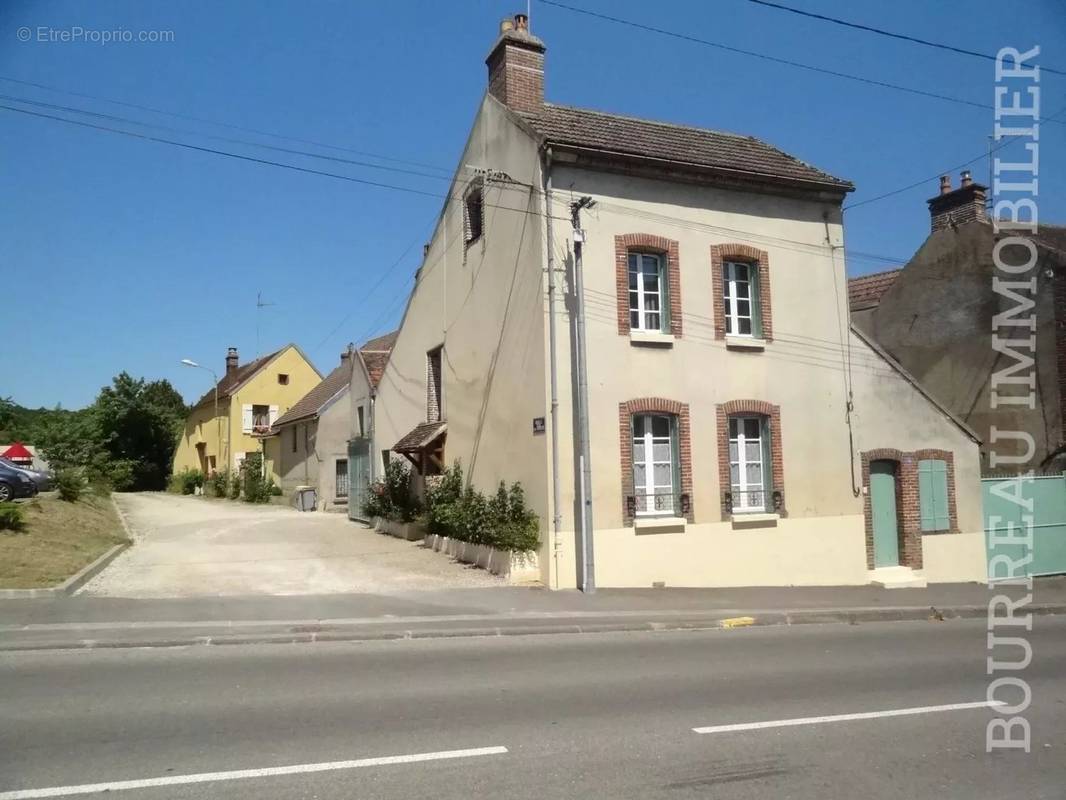 Maison à JOIGNY