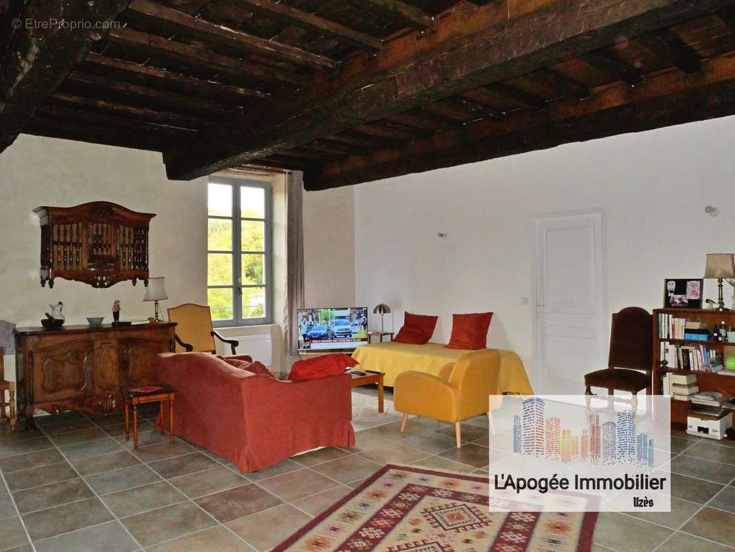 Appartement à UZES