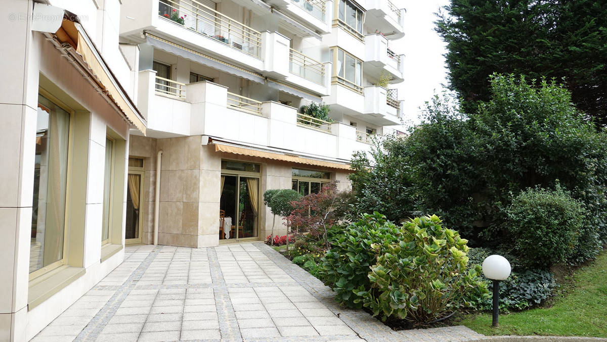 Appartement à LEVALLOIS-PERRET