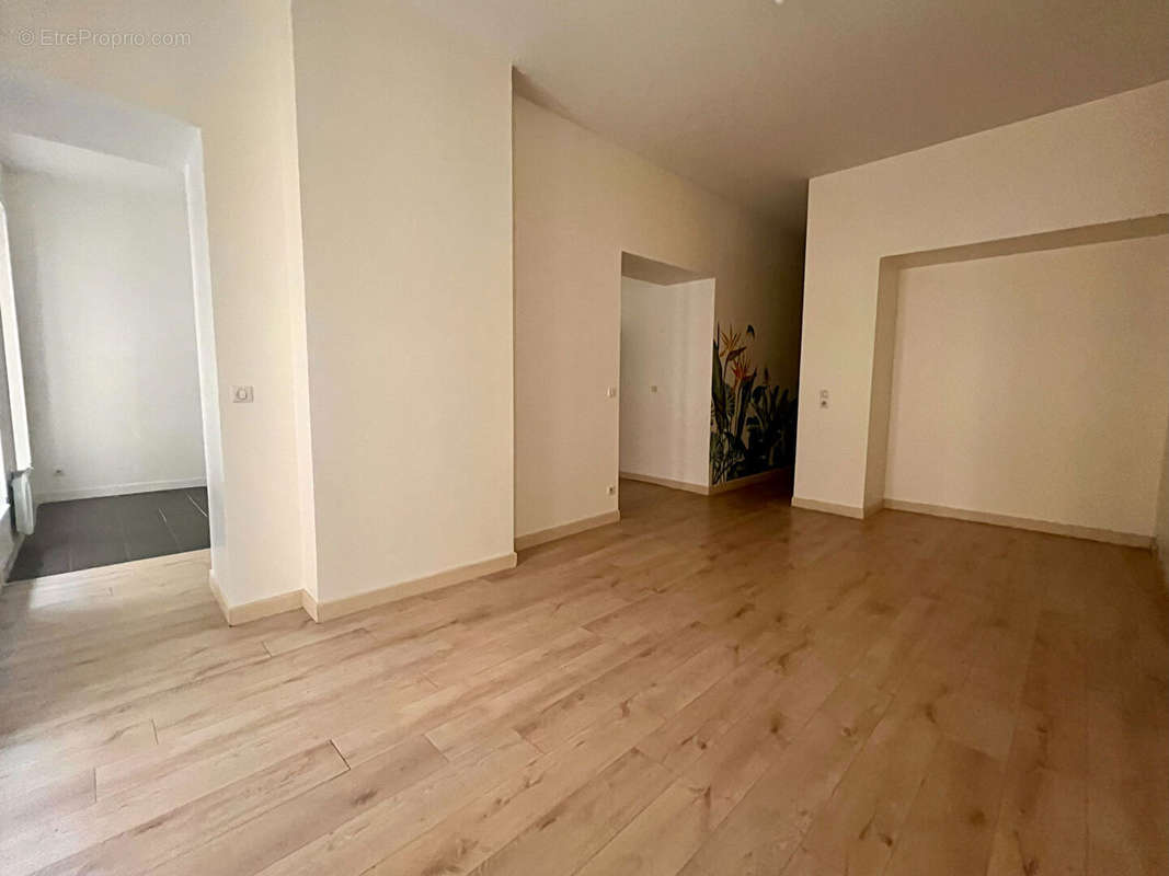 Appartement à MARSEILLE-2E