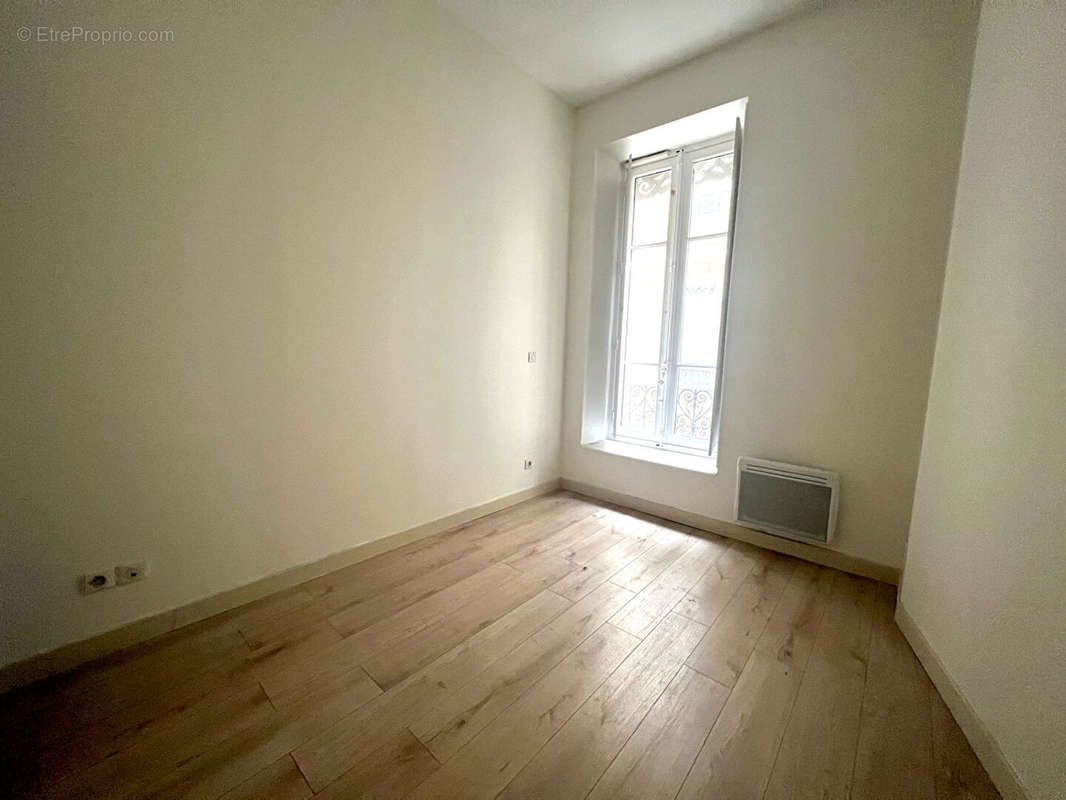 Appartement à MARSEILLE-2E