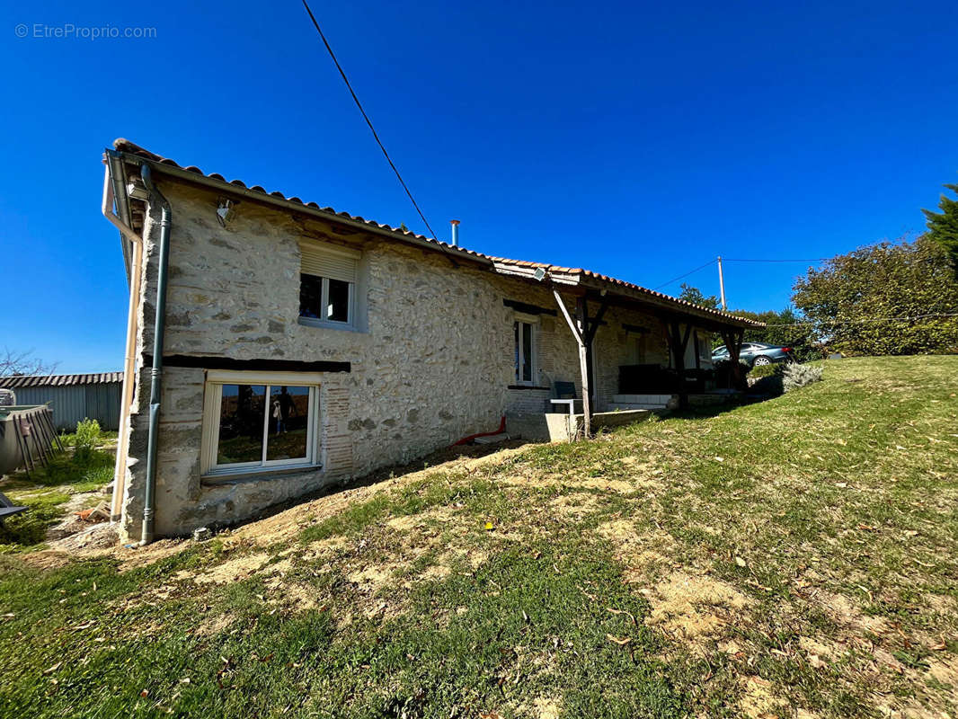 Maison à MONCLAR