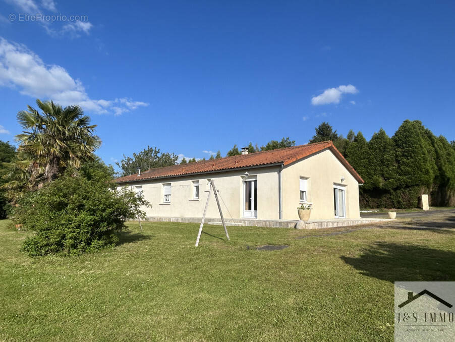 Maison à ROUMAZIERES-LOUBERT