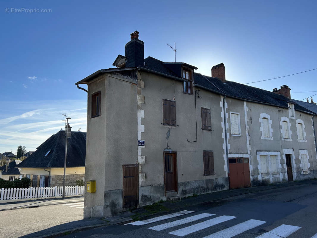 Maison à EGLETONS