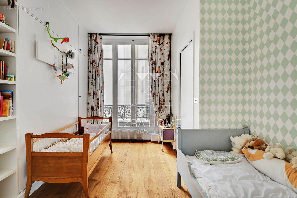 Appartement à PARIS-2E