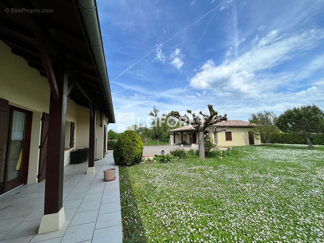 Maison à SAINT-NICOLAS-DE-LA-GRAVE