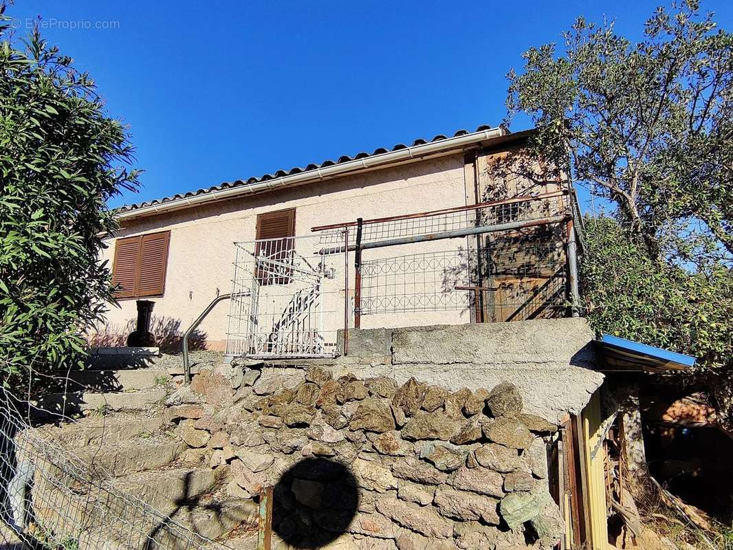 Maison à ROQUEBRUNE-SUR-ARGENS