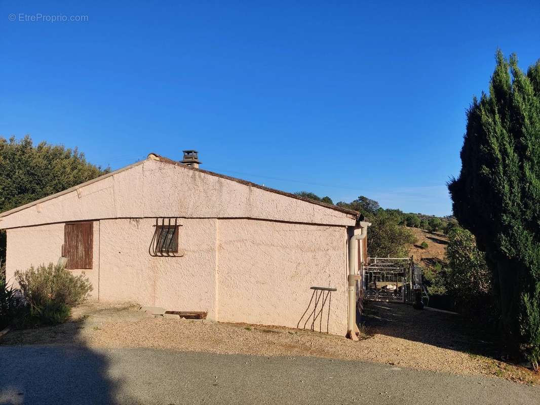 Maison à ROQUEBRUNE-SUR-ARGENS