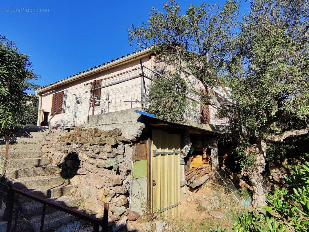 Maison à ROQUEBRUNE-SUR-ARGENS