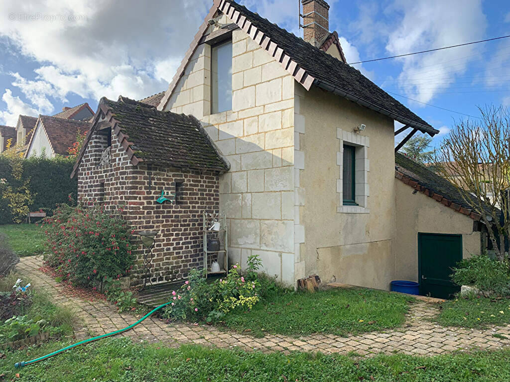 Maison à AZE