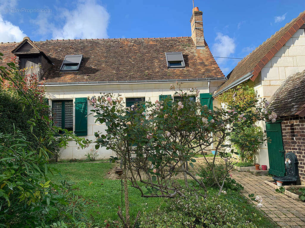 Maison à AZE