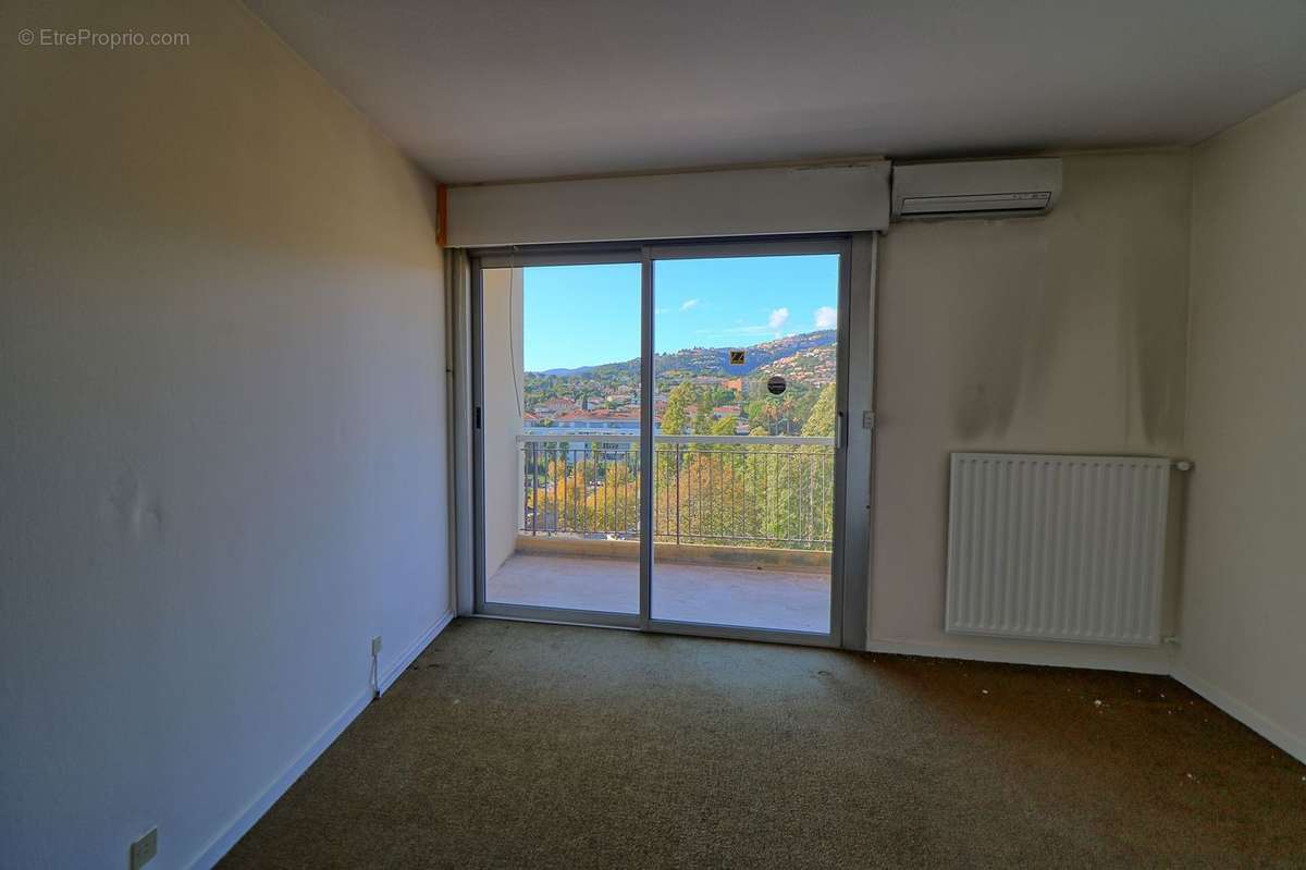 Appartement à MANDELIEU-LA-NAPOULE