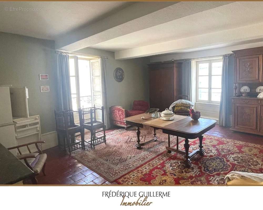 Appartement à CLUNY