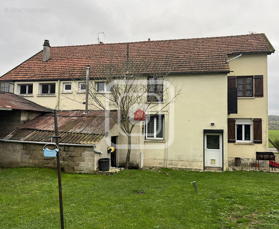 Maison à BOURG-ET-COMIN