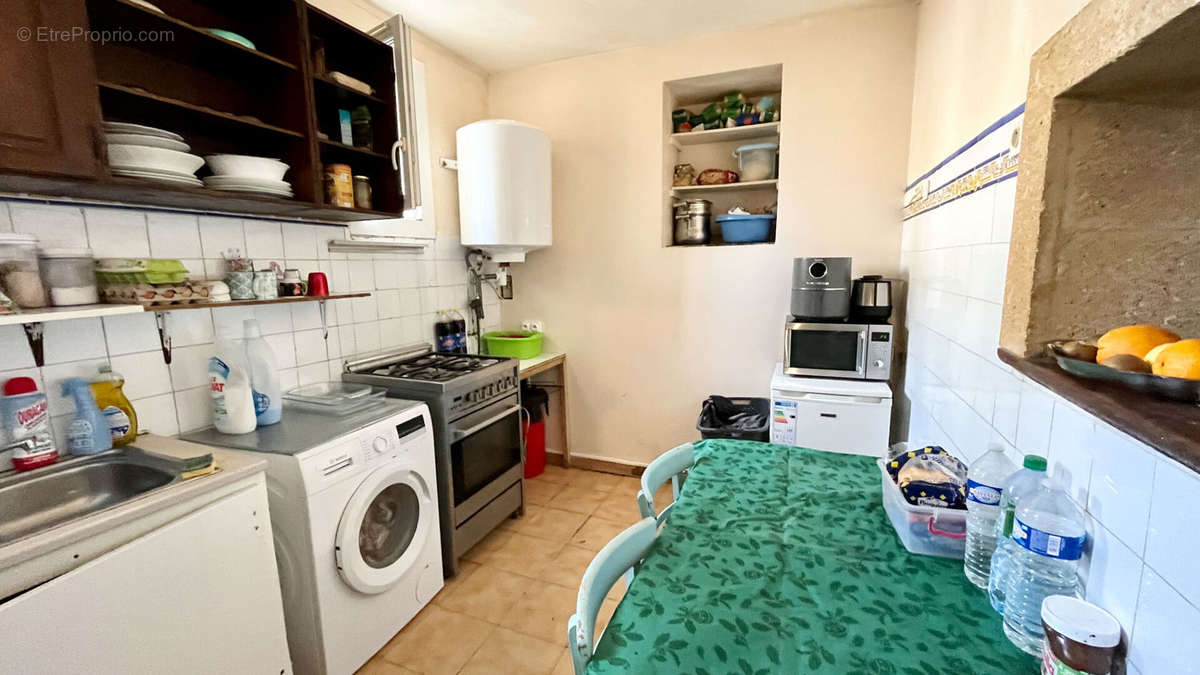 Appartement à ENTRAIGUES-SUR-LA-SORGUE