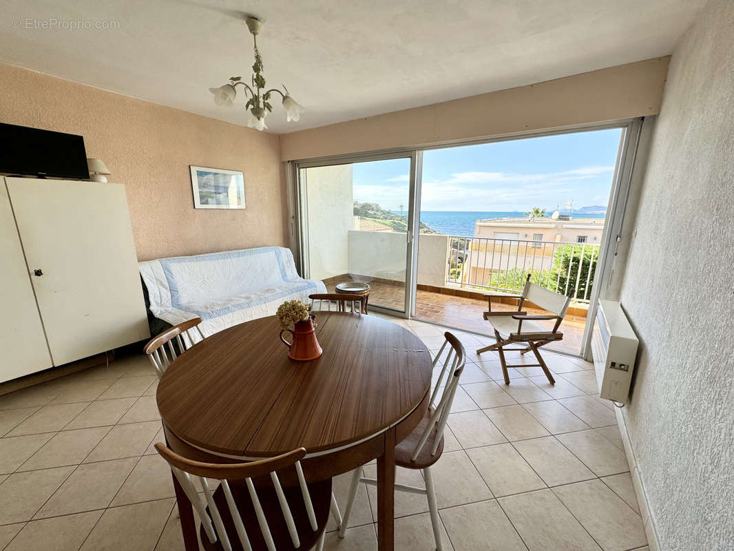 Appartement à SIX-FOURS-LES-PLAGES