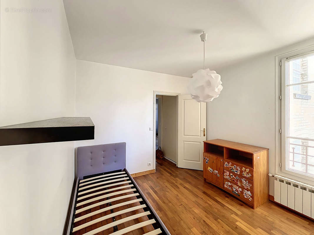 Appartement à COURBEVOIE