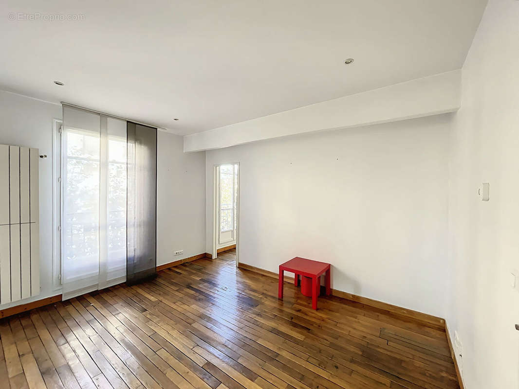 Appartement à COURBEVOIE