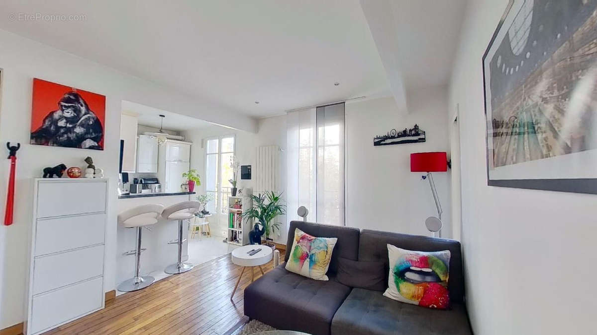 Appartement à COURBEVOIE