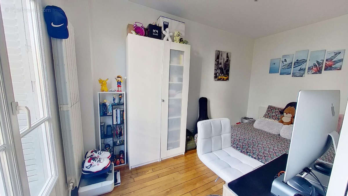 Appartement à COURBEVOIE