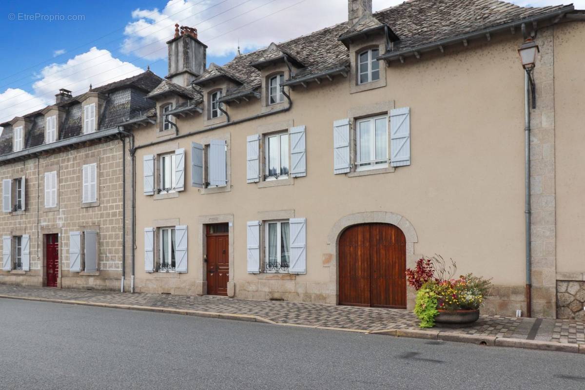 Maison à MONCEAUX-SUR-DORDOGNE