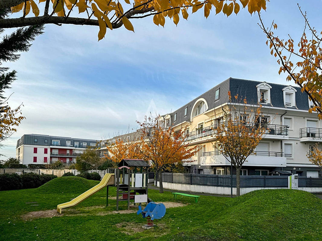 Appartement à SARTROUVILLE