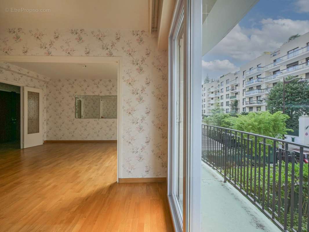 Appartement à NEUILLY-SUR-SEINE