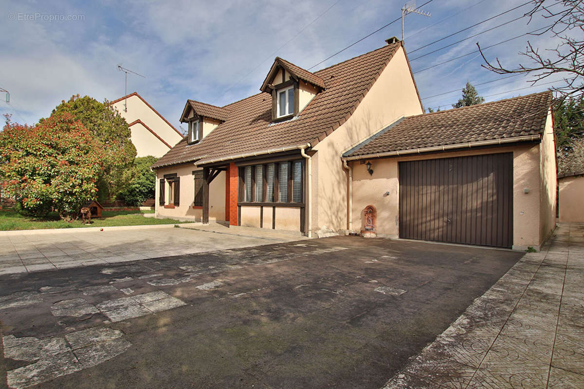 Maison à LEUVILLE-SUR-ORGE