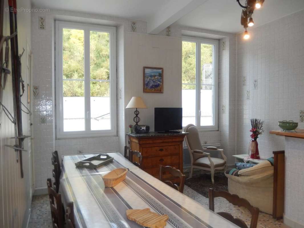 Appartement à EAUX-BONNES