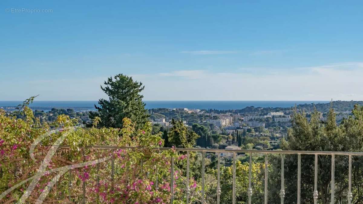 Maison à MOUGINS