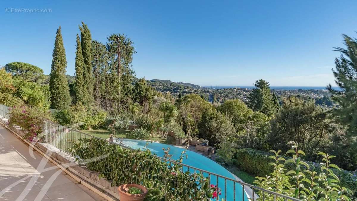 Maison à MOUGINS