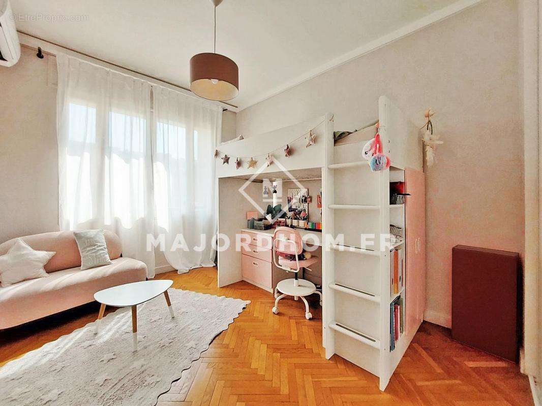 Appartement à MARSEILLE-8E