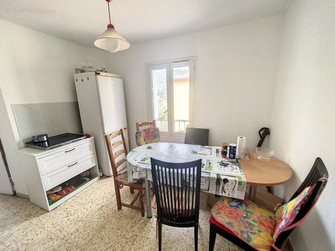 Appartement à TOURRETTE-LEVENS