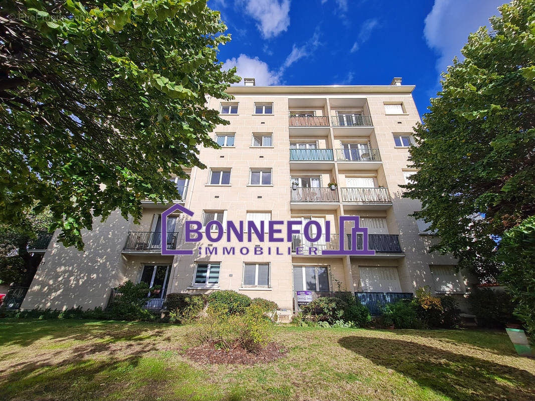 Appartement à SAINT-MAUR-DES-FOSSES