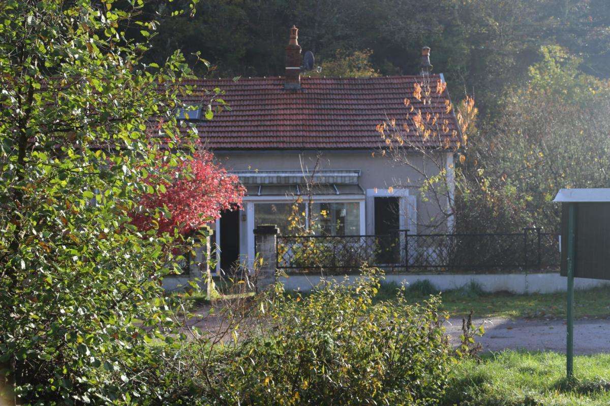 Maison à MOUX-EN-MORVAN