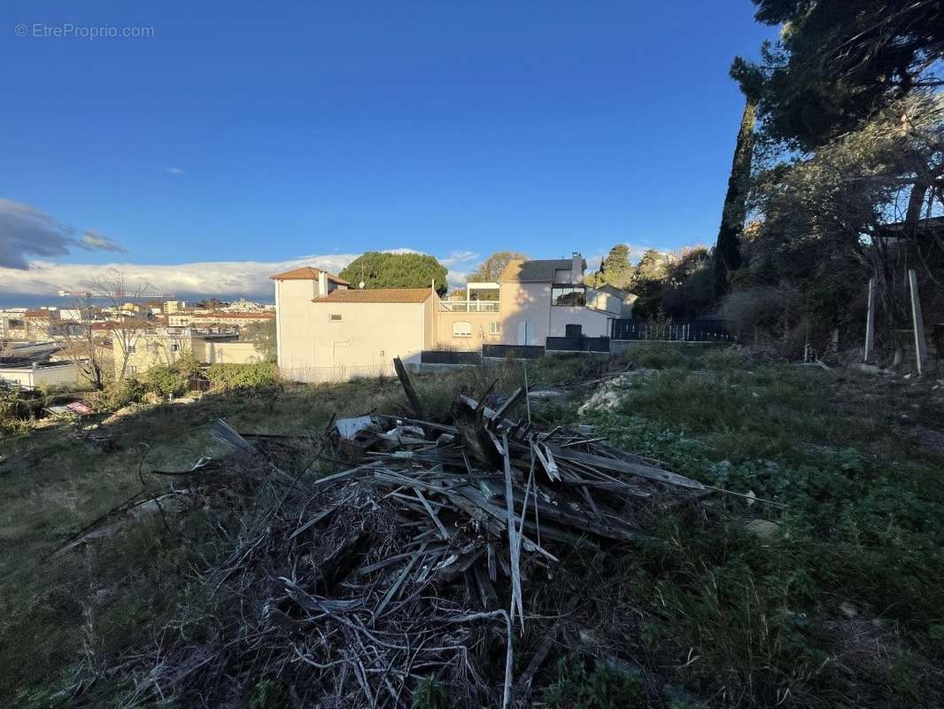 Terrain à BEZIERS