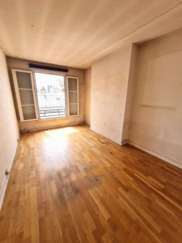 Appartement à PARIS-14E