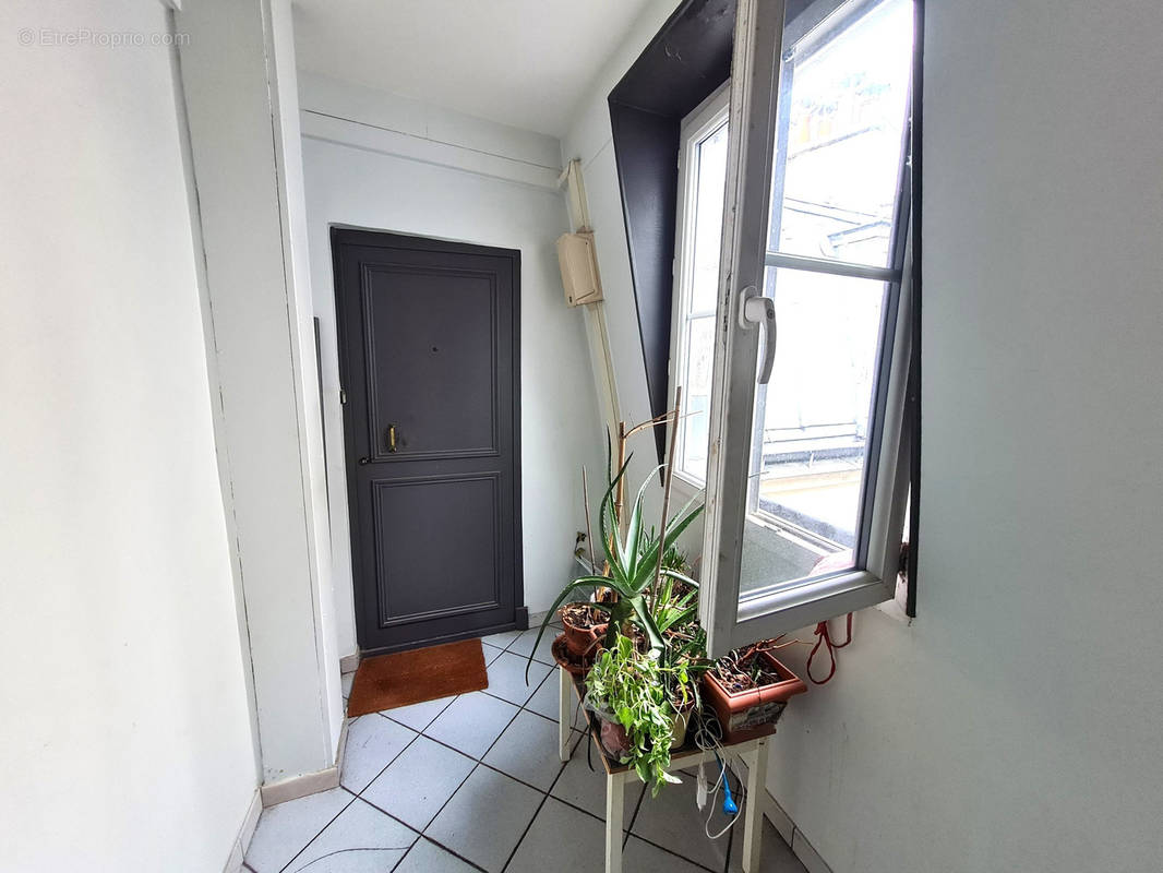 Appartement à PARIS-14E