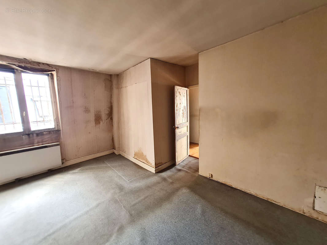 Appartement à PARIS-14E